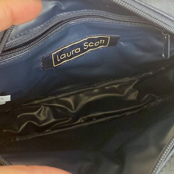 Laura Scott Quilted Faux Leather Chain Strap Cross Body Bag - Picture 10 of 14